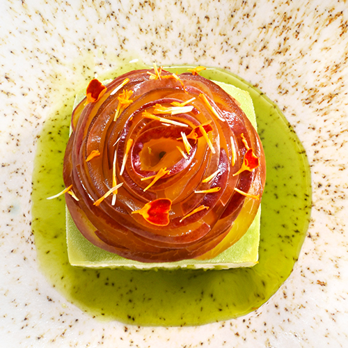 Marigold and Plum dessert by Rhian Shellshear Tagetes och Plommon efterrätt av Rhian Shellshear