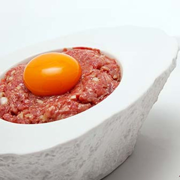 Rock Large stenformad skål från 100%chef large med kött och ägg